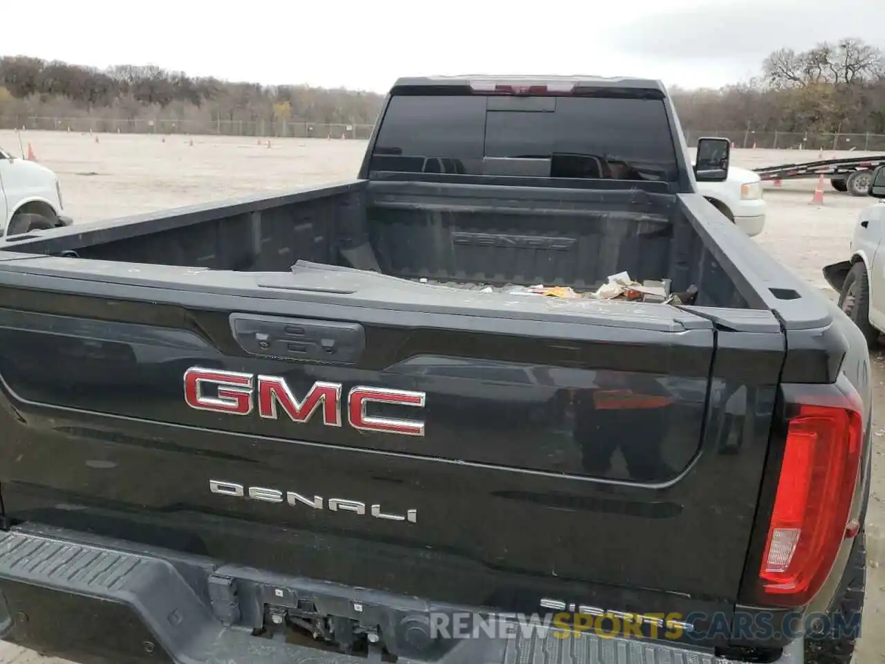 10 Photograph of a damaged car 1GT49WEY1LF347864 GMC SIERRA 2020