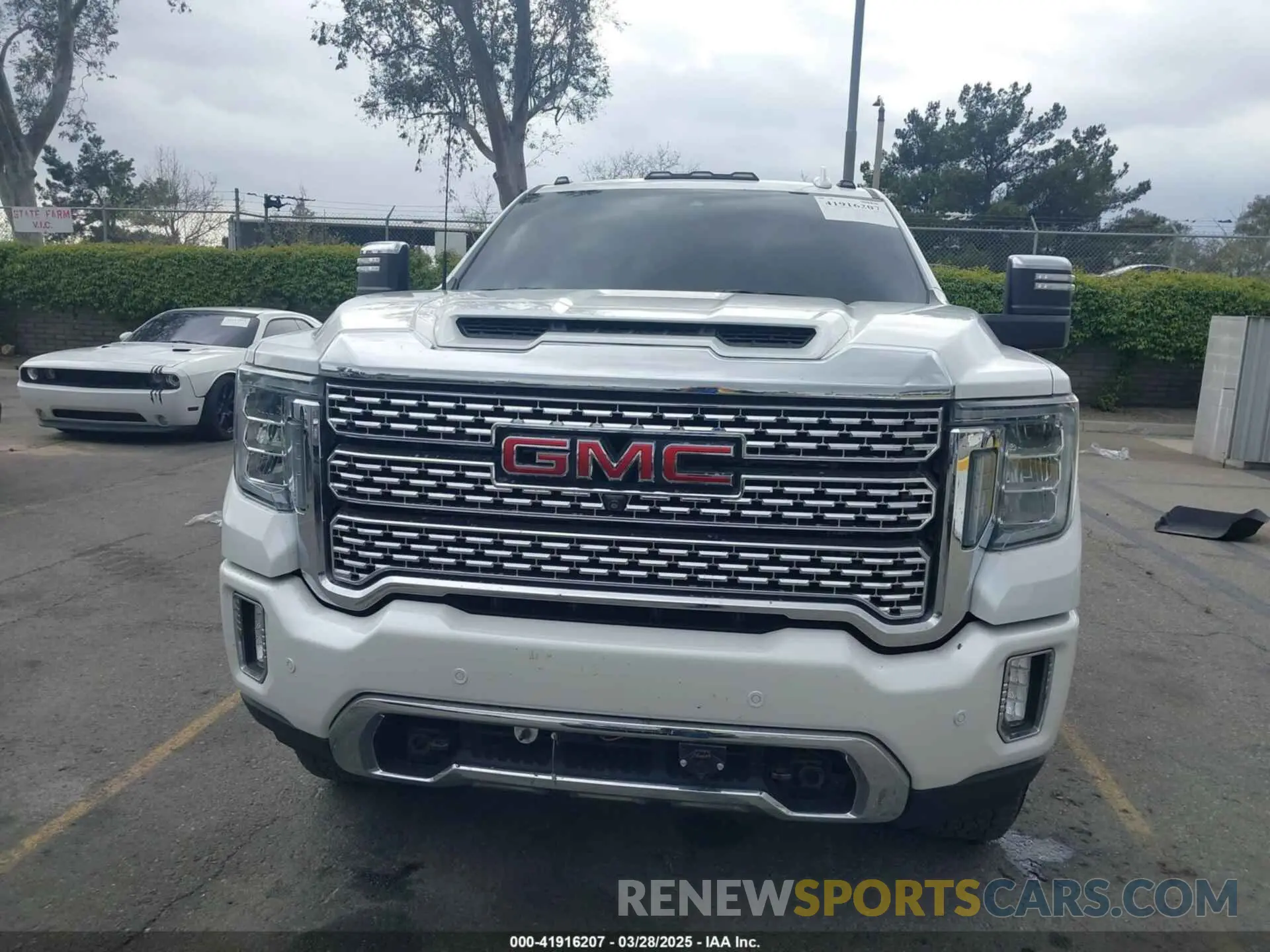 12 Photograph of a damaged car 1GT49WEY7LF336786 GMC SIERRA 2020