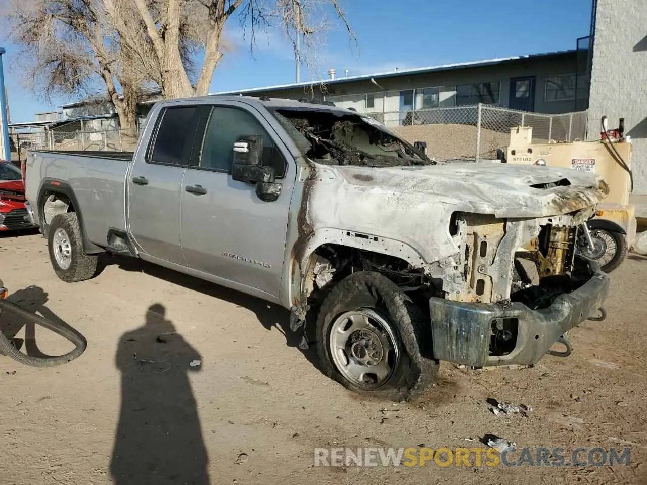 4 Photograph of a damaged car 1GT59LEY7LF209622 GMC SIERRA 2020