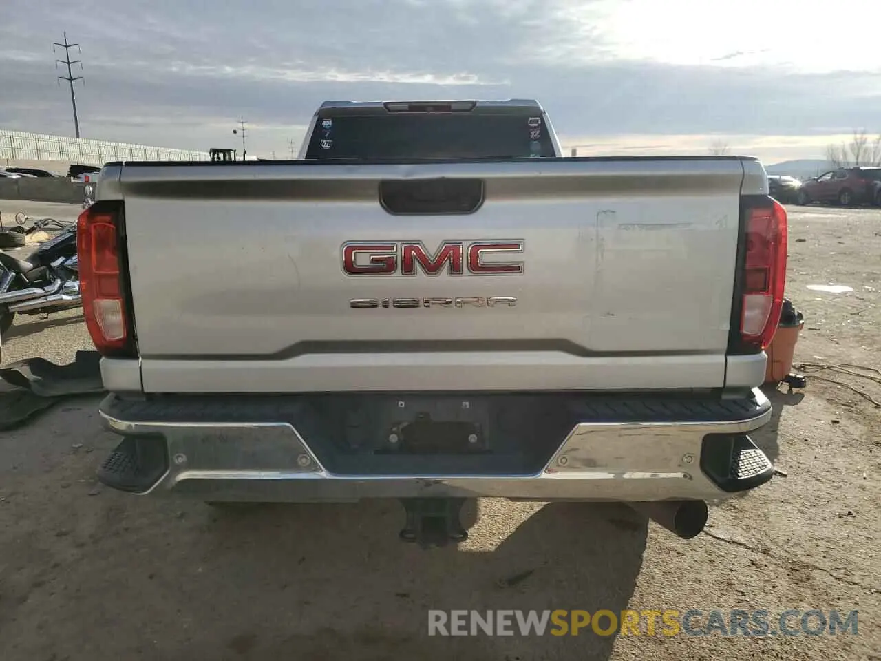 6 Photograph of a damaged car 1GT59LEY7LF209622 GMC SIERRA 2020
