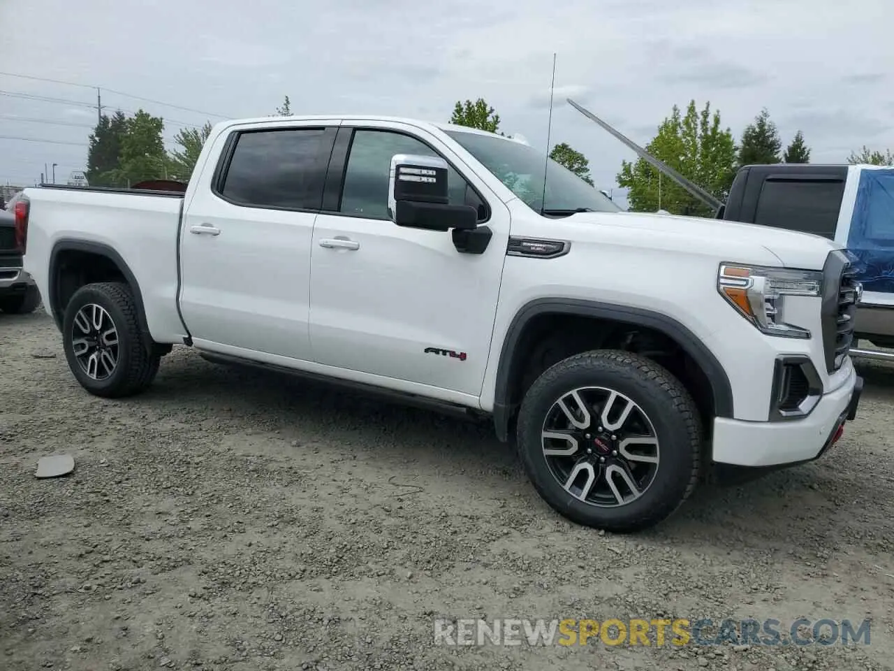 4 Photograph of a damaged car 1GTP9EEL5LZ210176 GMC SIERRA 2020