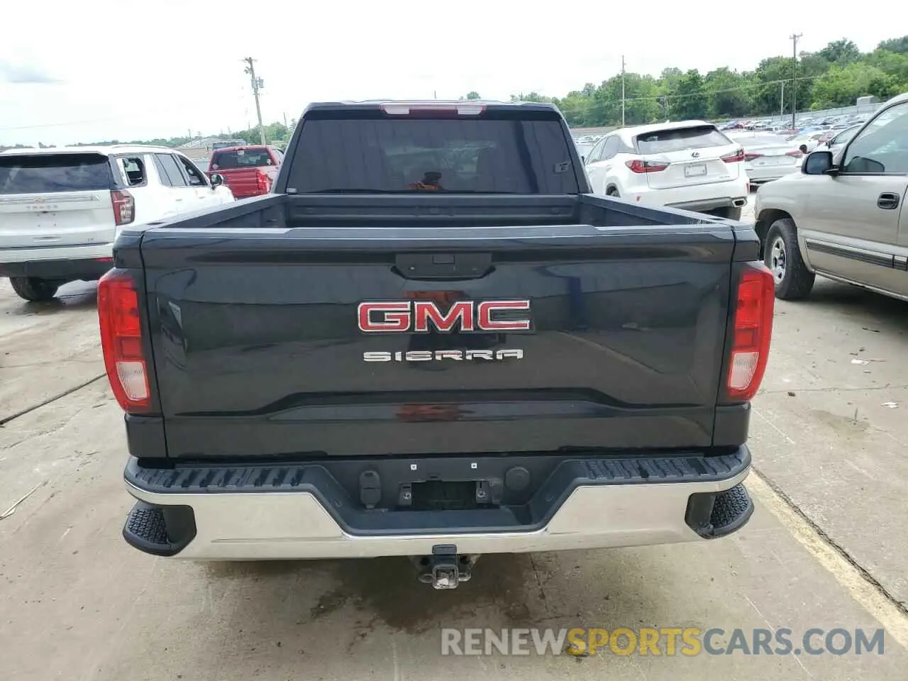6 Photograph of a damaged car 1GTU9AEF8LZ209433 GMC SIERRA 2020