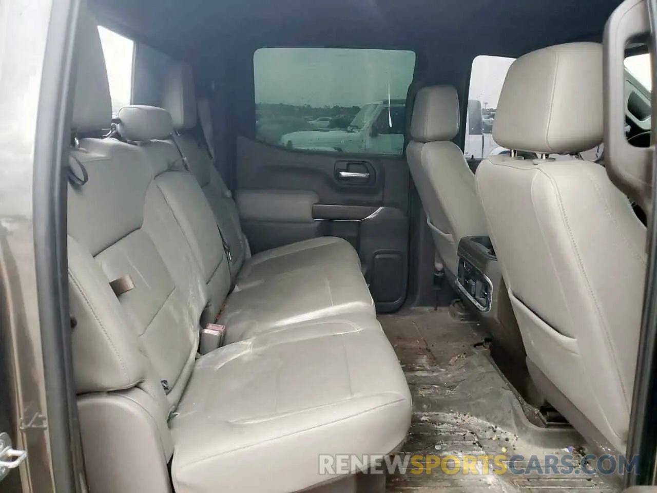 10 Photograph of a damaged car 1GTU9DED5LZ142452 GMC SIERRA 2020