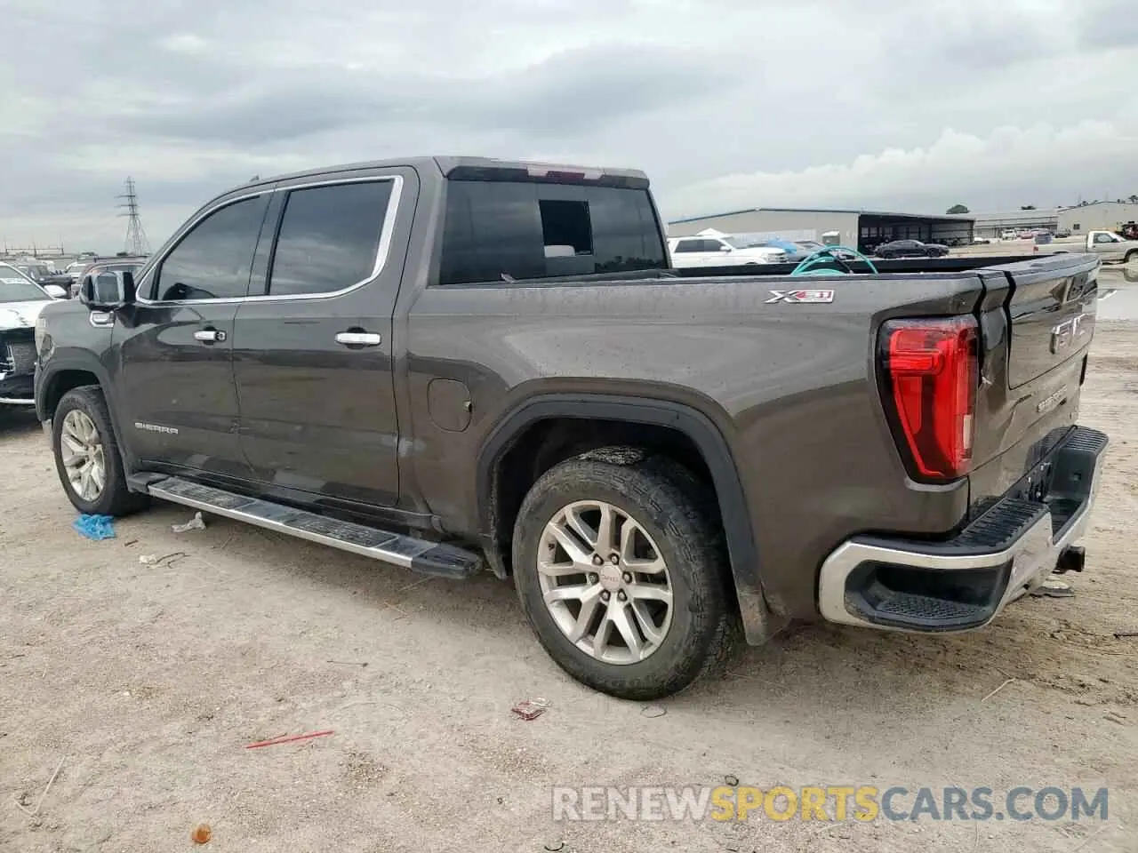 2 Photograph of a damaged car 1GTU9DED5LZ142452 GMC SIERRA 2020