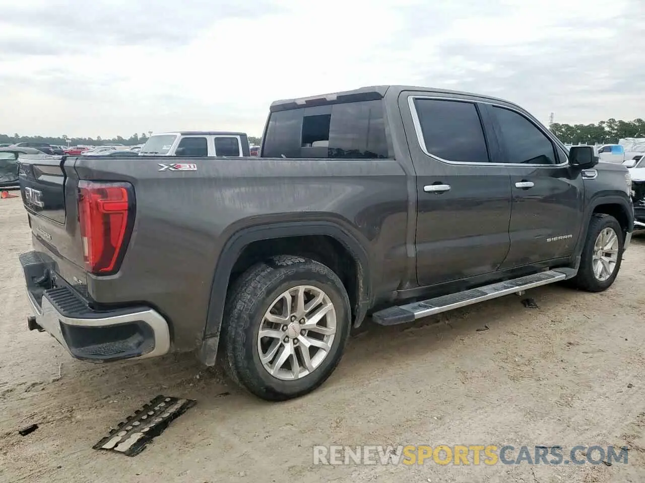 3 Photograph of a damaged car 1GTU9DED5LZ142452 GMC SIERRA 2020