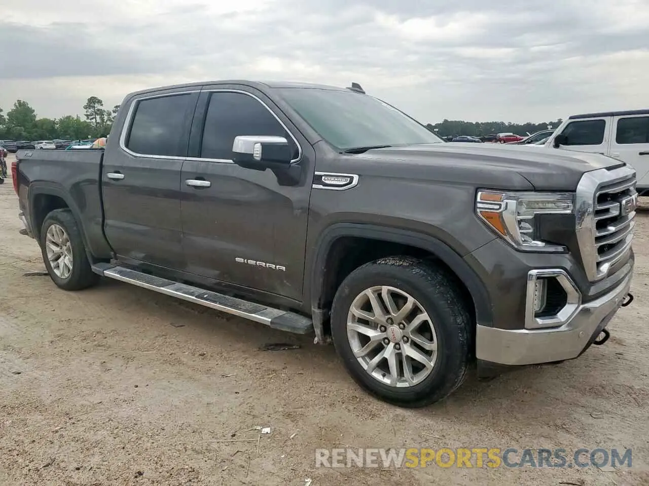 4 Photograph of a damaged car 1GTU9DED5LZ142452 GMC SIERRA 2020