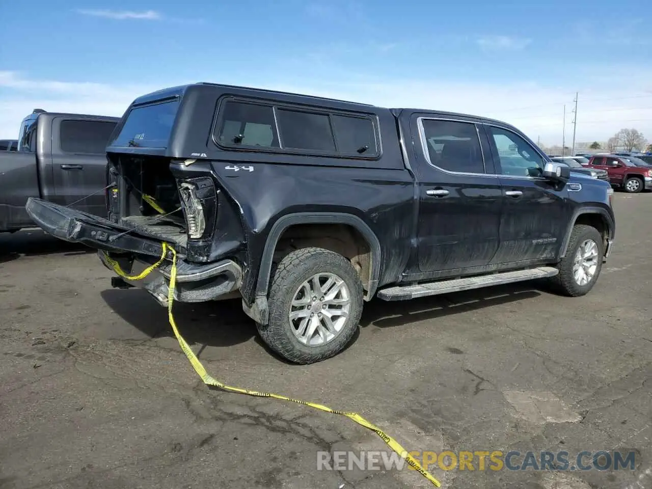 3 Photograph of a damaged car 1GTU9DEL7LZ286740 GMC SIERRA 2020