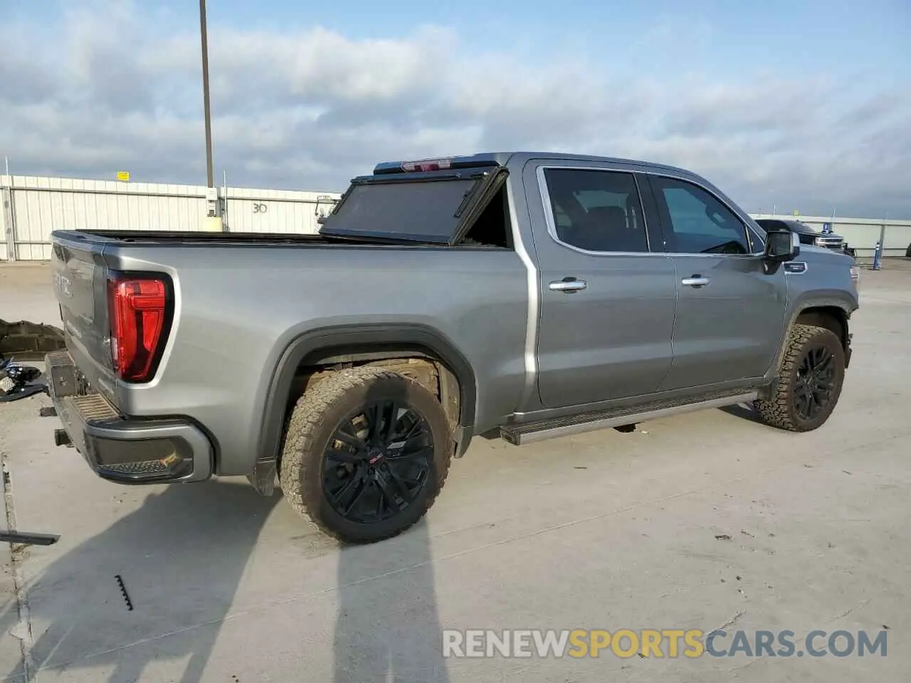 3 Photograph of a damaged car 1GTU9FET6LZ290807 GMC SIERRA 2020