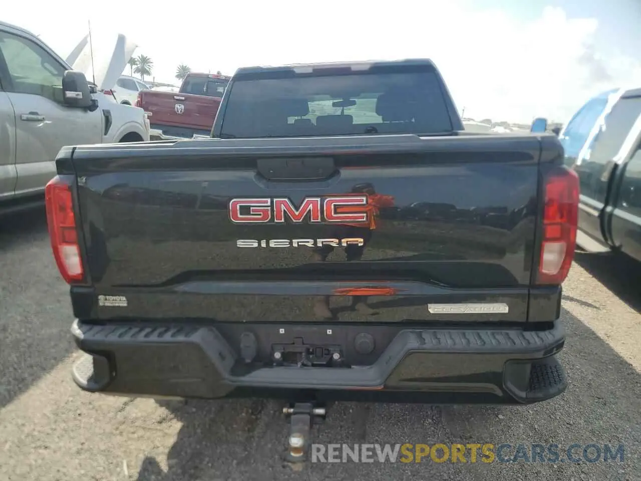 6 Photograph of a damaged car 3GTP8CED4LG107573 GMC SIERRA 2020