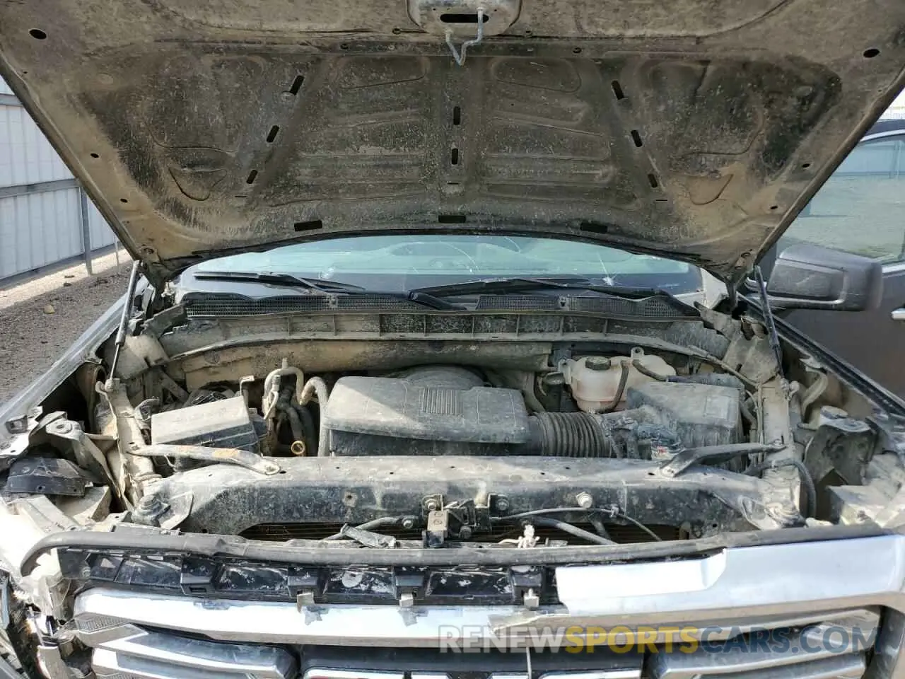11 Photograph of a damaged car 3GTP8DED9LG292449 GMC SIERRA 2020