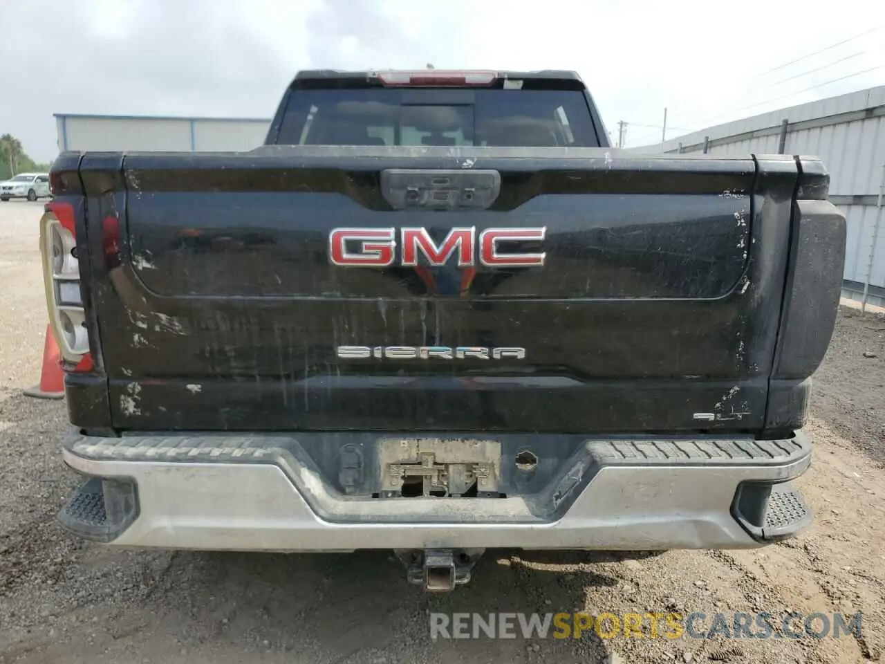 6 Photograph of a damaged car 3GTP8DED9LG292449 GMC SIERRA 2020