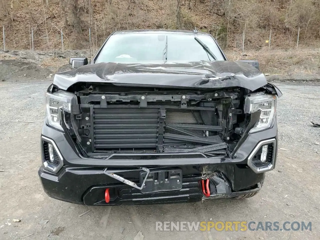 5 Photograph of a damaged car 3GTP9EED8LG393968 GMC SIERRA 2020