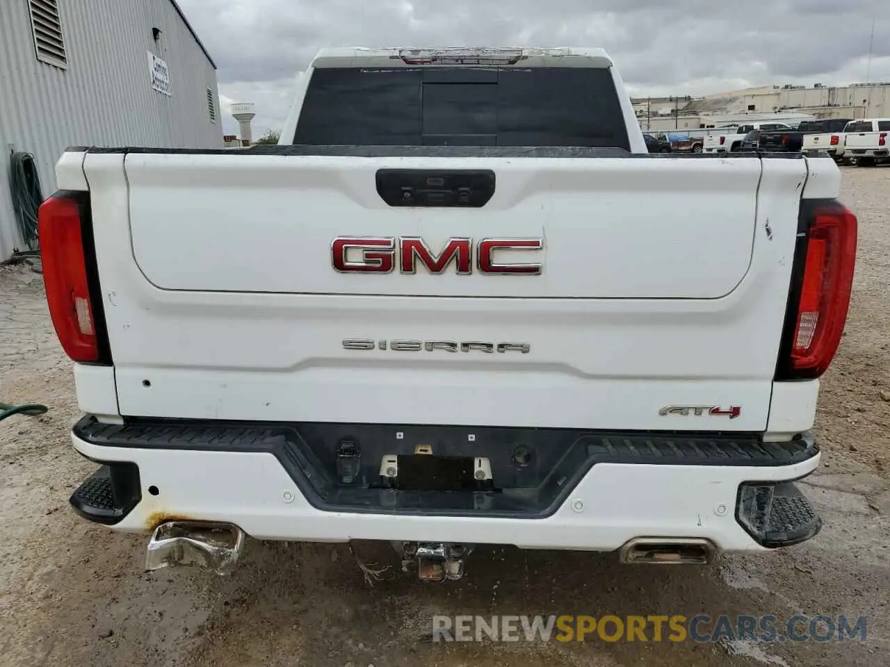 6 Photograph of a damaged car 3GTP9EED9LG253928 GMC SIERRA 2020