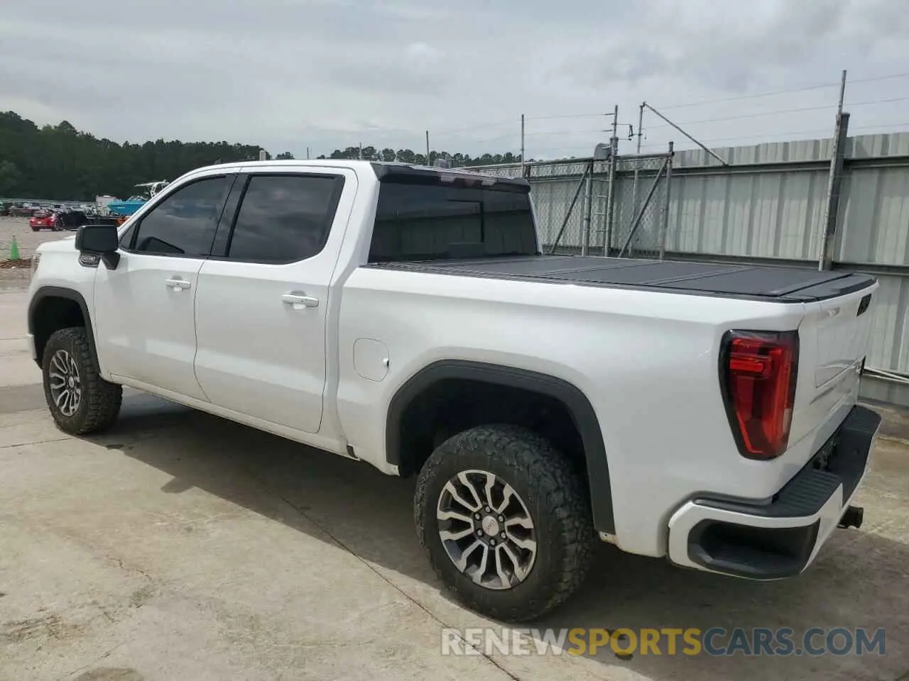 2 Photograph of a damaged car 3GTP9EEL0LG440322 GMC SIERRA 2020