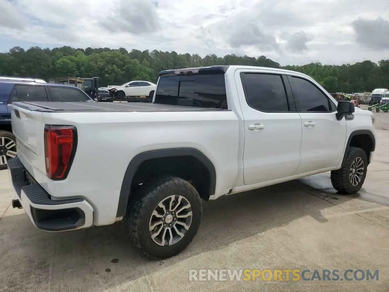 3 Photograph of a damaged car 3GTP9EEL0LG440322 GMC SIERRA 2020