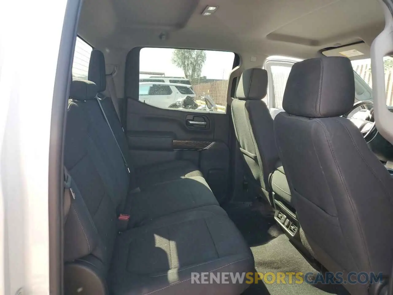 10 Photograph of a damaged car 3GTU8BED0LG323322 GMC SIERRA 2020