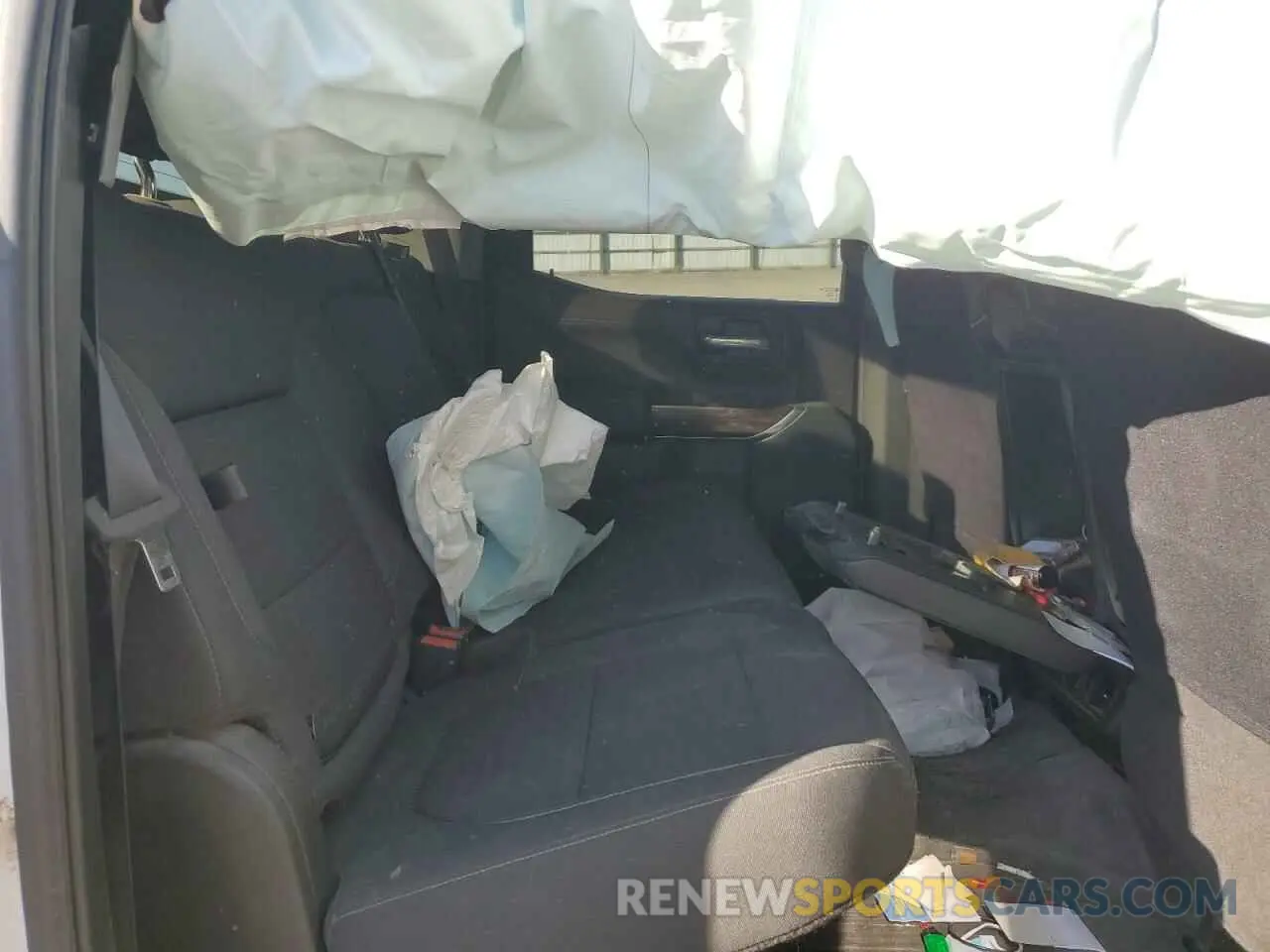 10 Photograph of a damaged car 3GTU9CED7LG167637 GMC SIERRA 2020