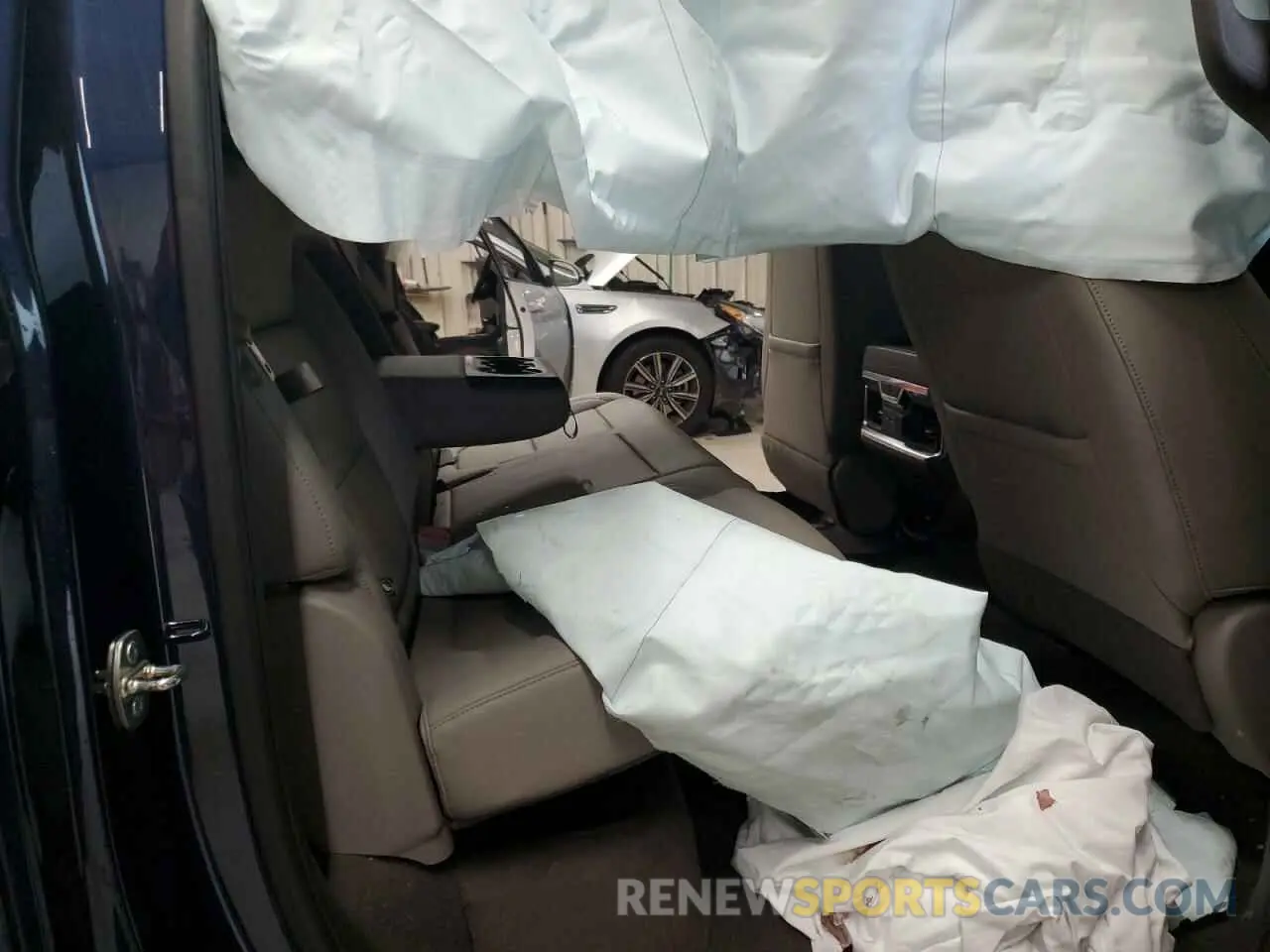 10 Photograph of a damaged car 3GTU9DED2LG111014 GMC SIERRA 2020