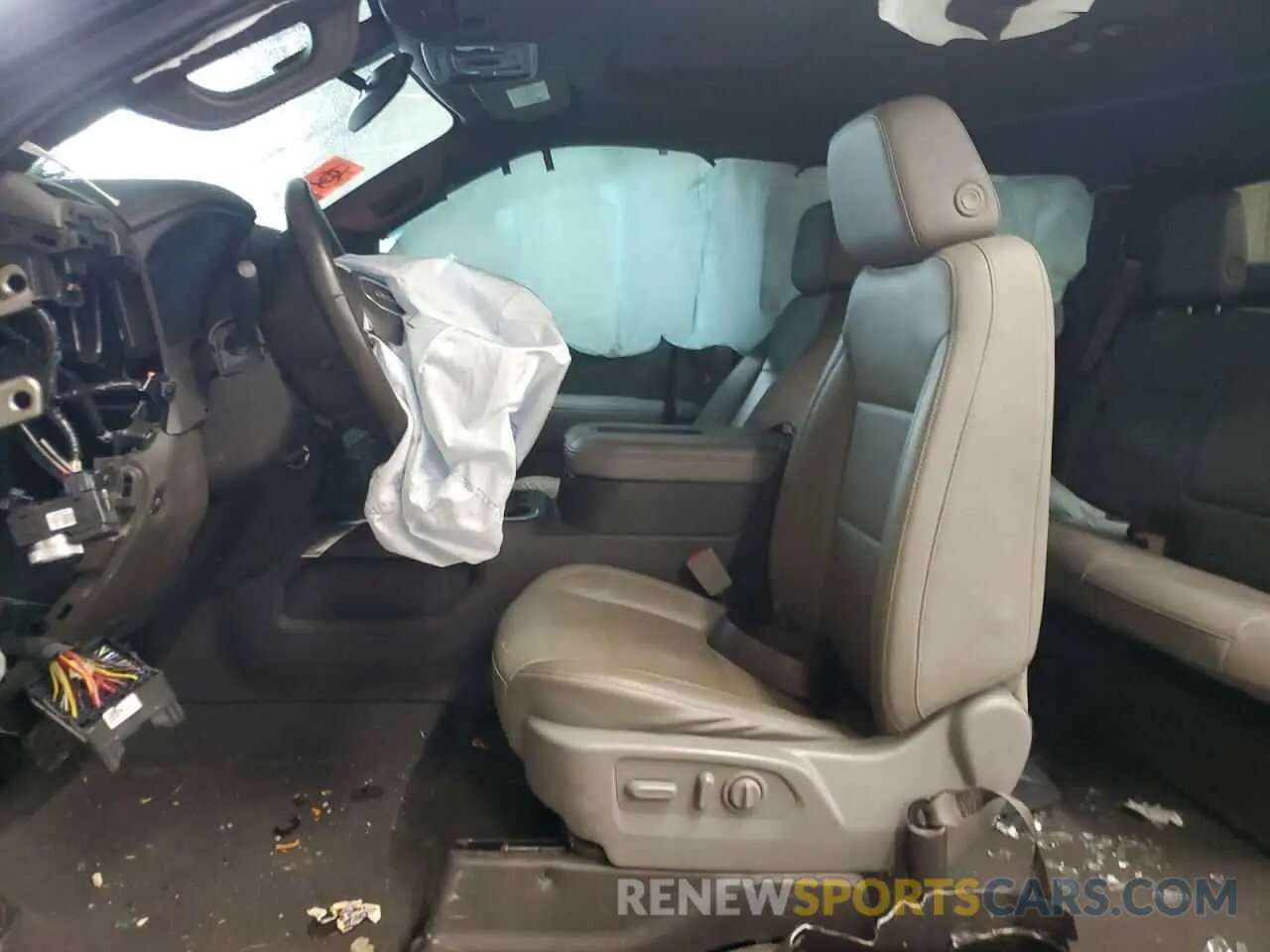 7 Photograph of a damaged car 3GTU9DED2LG111014 GMC SIERRA 2020