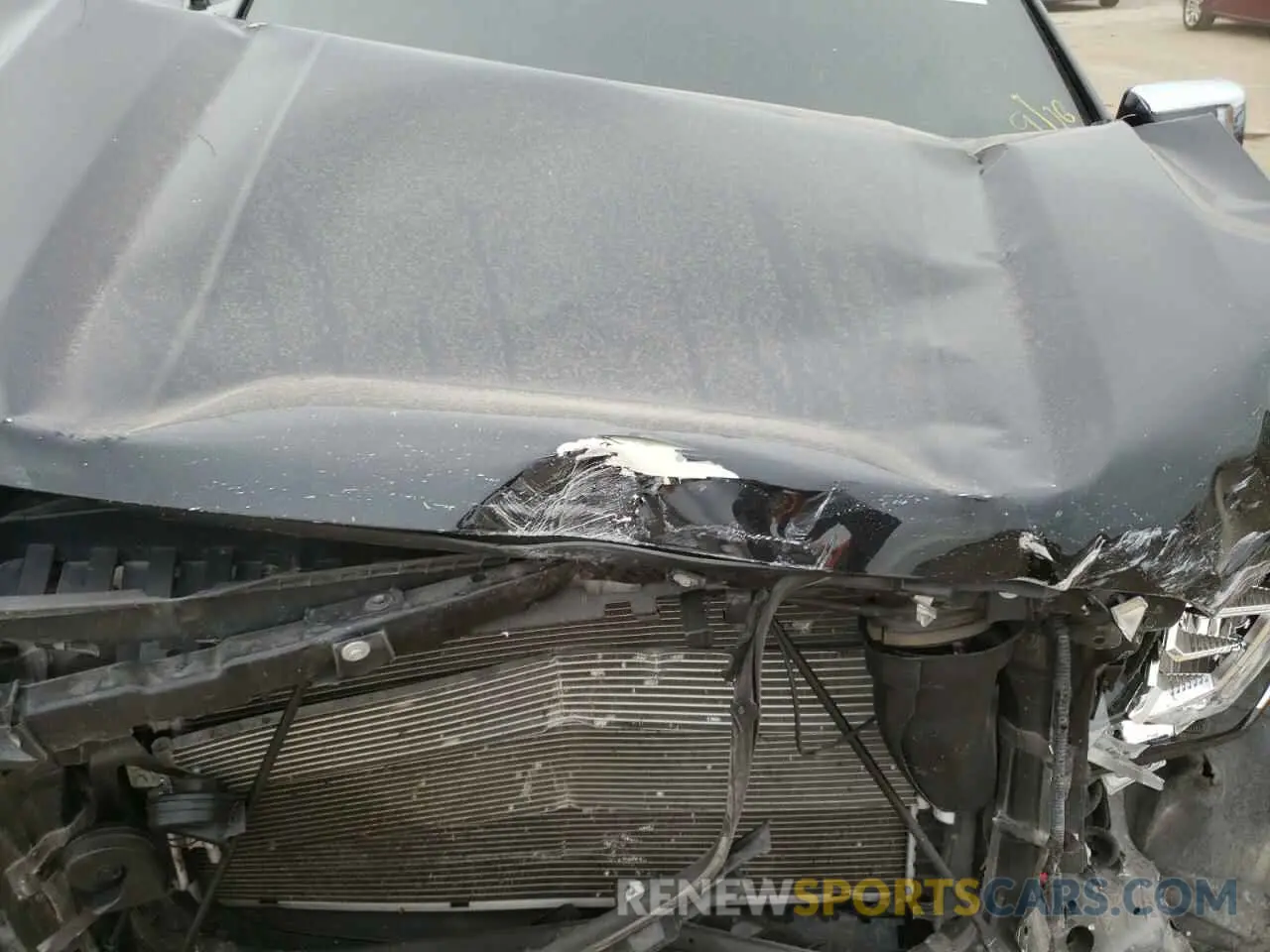 11 Photograph of a damaged car 3GTU9DED5LG329822 GMC SIERRA 2020