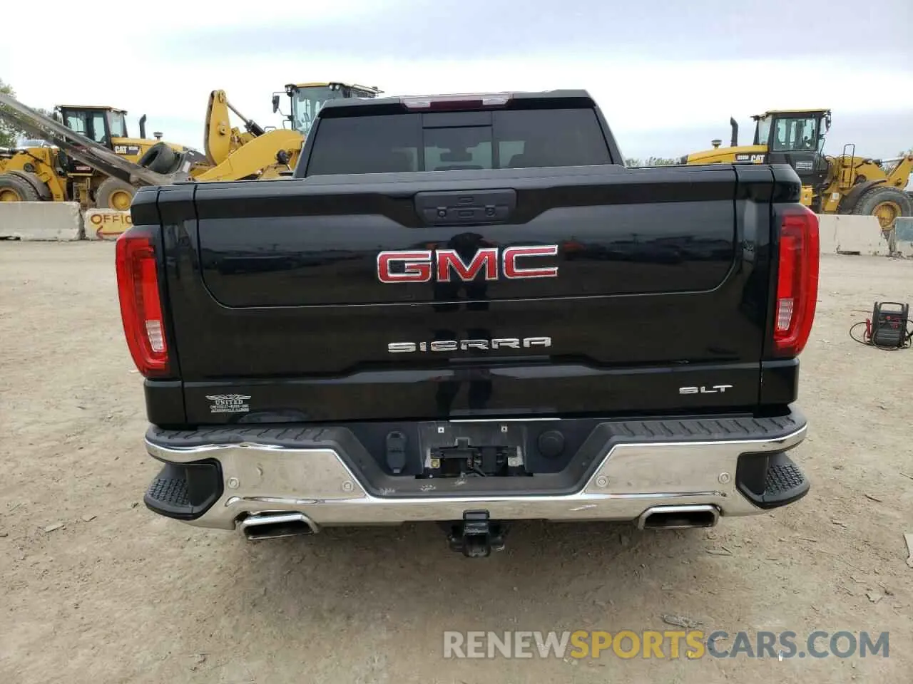 6 Photograph of a damaged car 3GTU9DED5LG329822 GMC SIERRA 2020