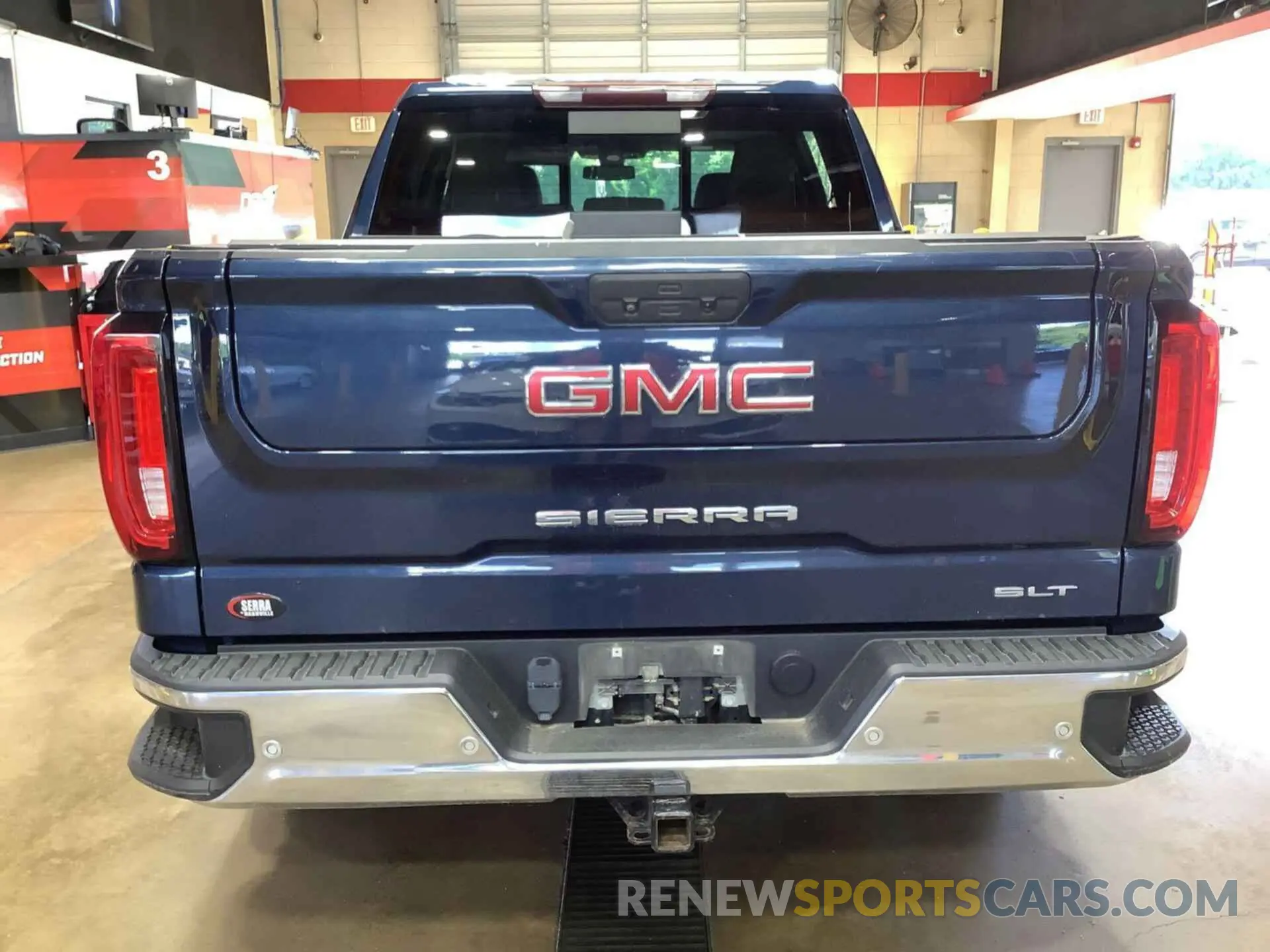 12 Photograph of a damaged car 3GTU9DEDXLG309856 GMC SIERRA 2020