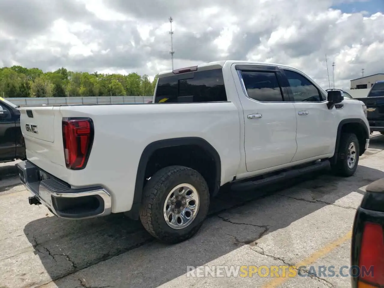 3 Photograph of a damaged car 3GTU9DEL3LG120070 GMC SIERRA 2020