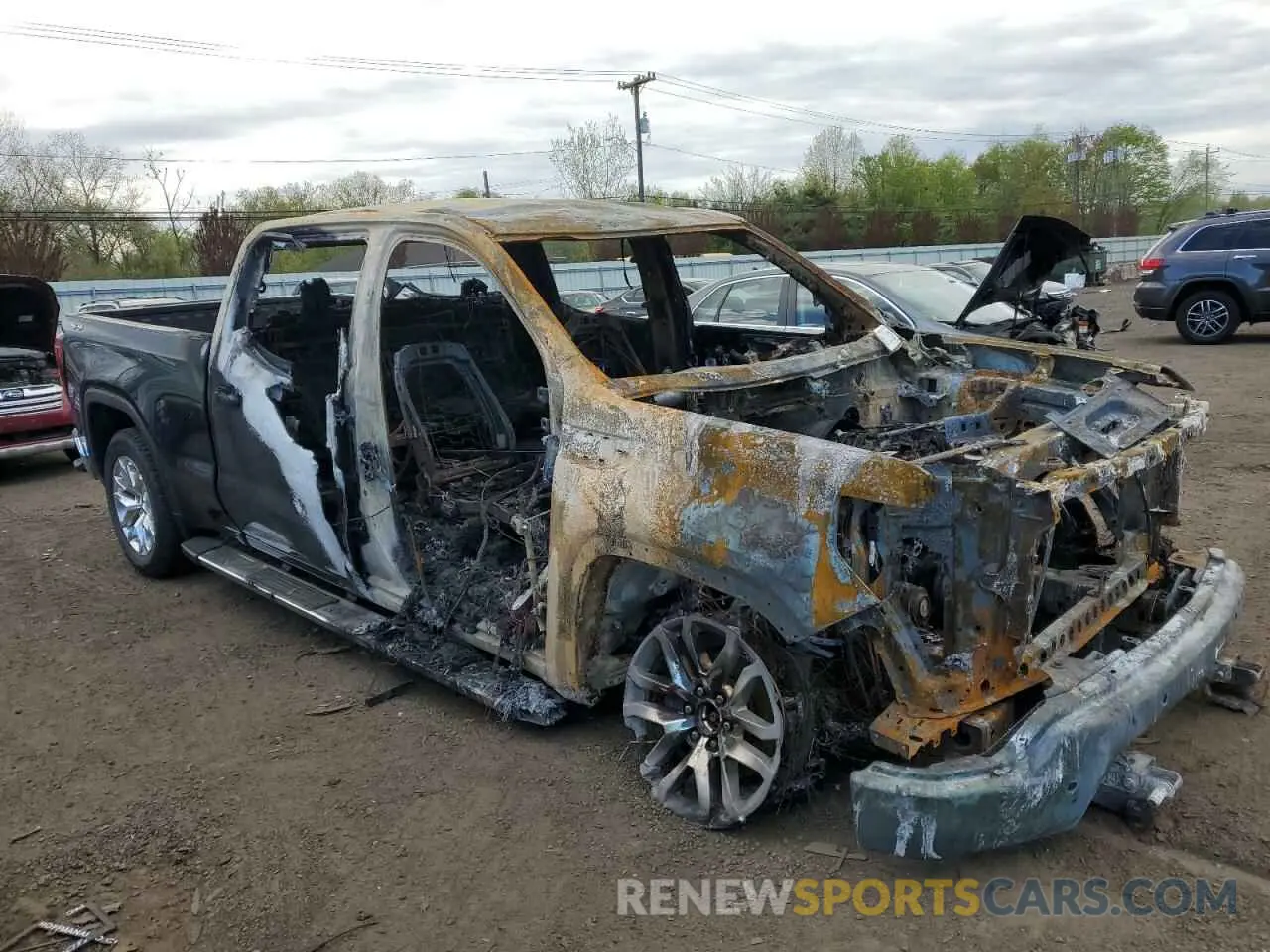 4 Photograph of a damaged car 3GTU9DEL5LG208506 GMC SIERRA 2020