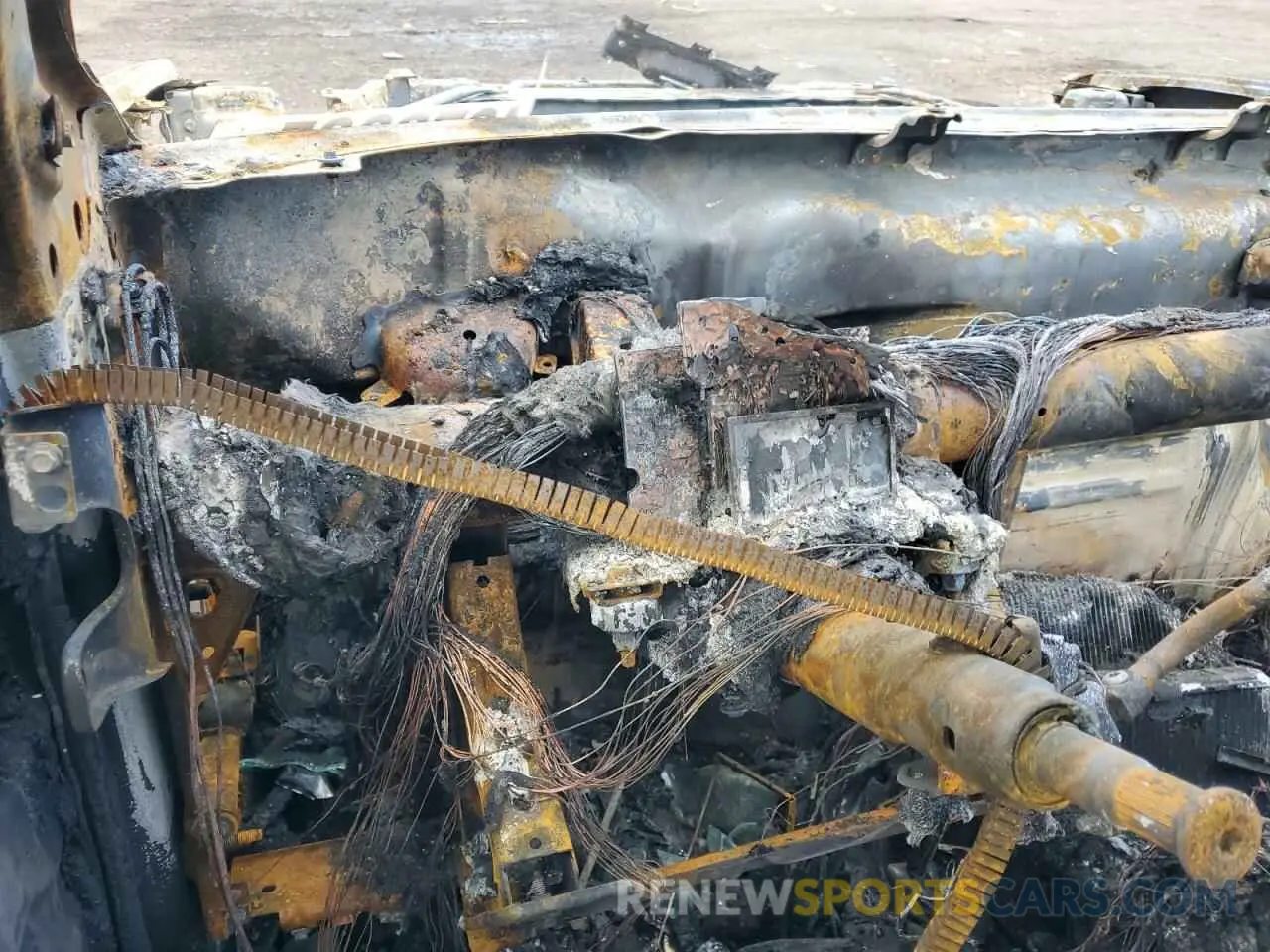 9 Photograph of a damaged car 3GTU9DEL5LG208506 GMC SIERRA 2020