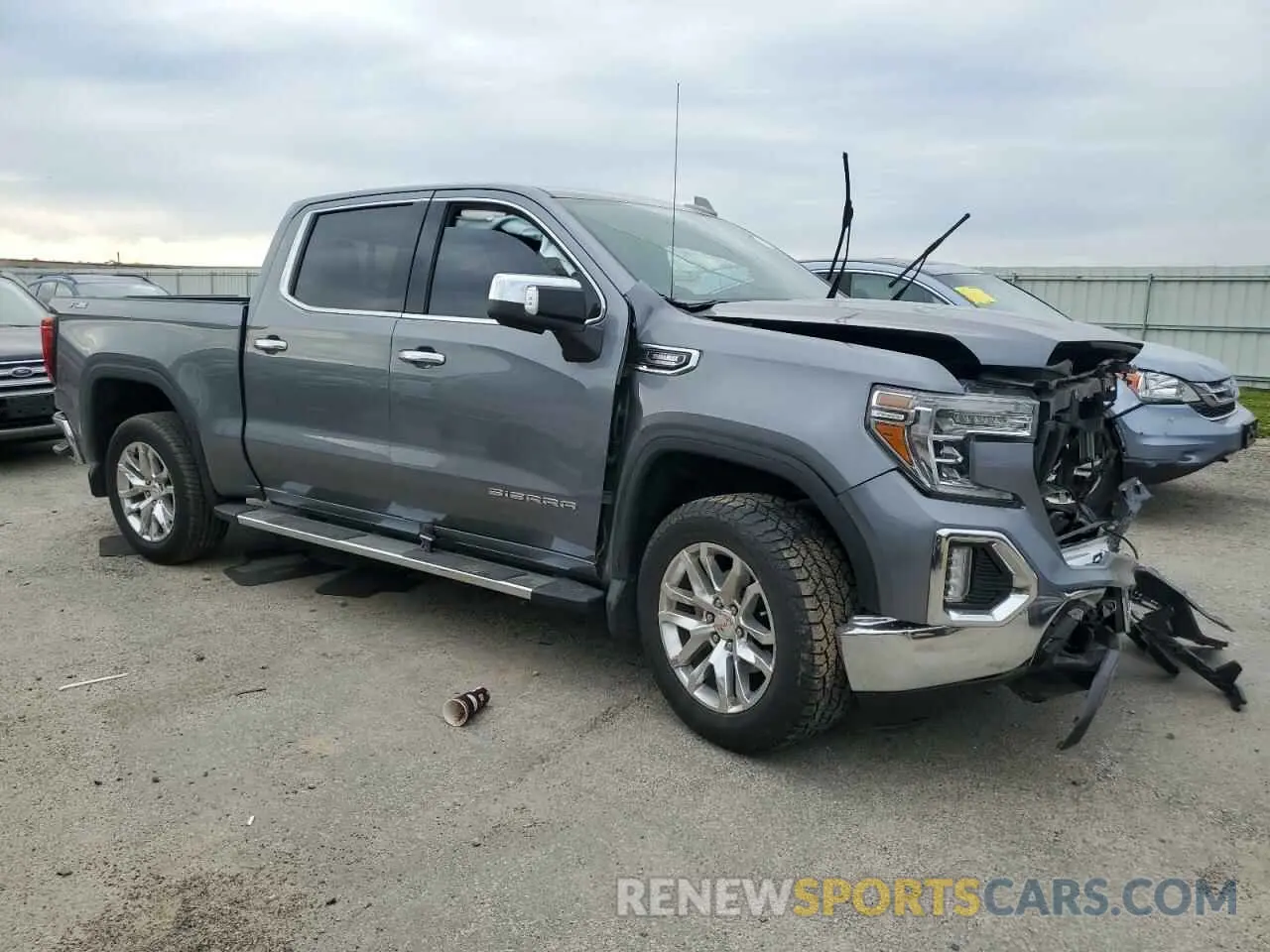 4 Photograph of a damaged car 3GTU9DET2LG431084 GMC SIERRA 2020