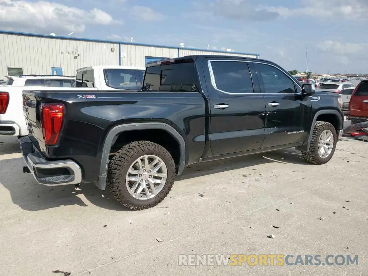 3 Photograph of a damaged car 3GTU9DET8LG286472 GMC SIERRA 2020