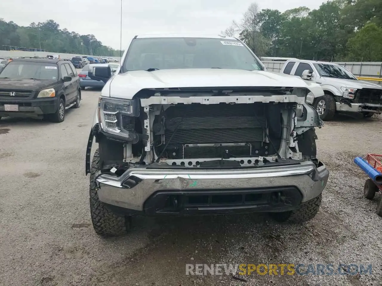 5 Photograph of a damaged car 3GTU9DETXLG278759 GMC SIERRA 2020