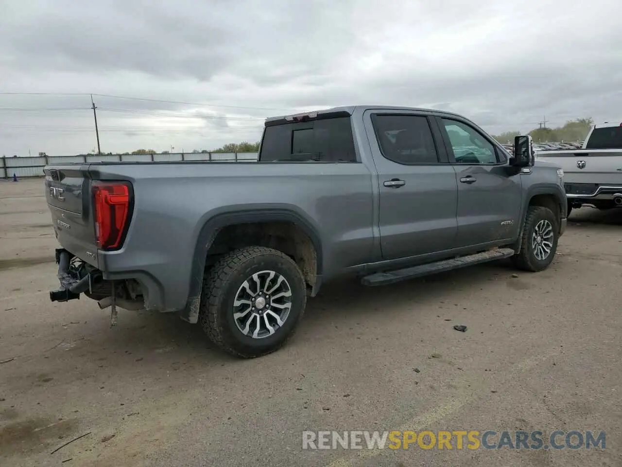 3 Photograph of a damaged car 3GTU9EET0LG380934 GMC SIERRA 2020
