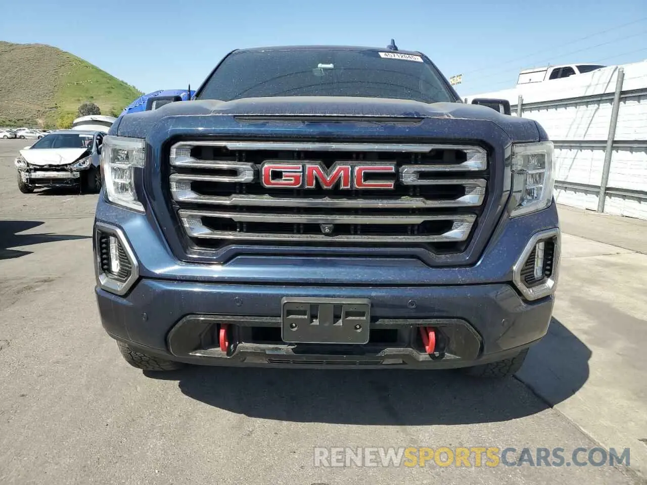 5 Photograph of a damaged car 3GTU9EET4LG330697 GMC SIERRA 2020