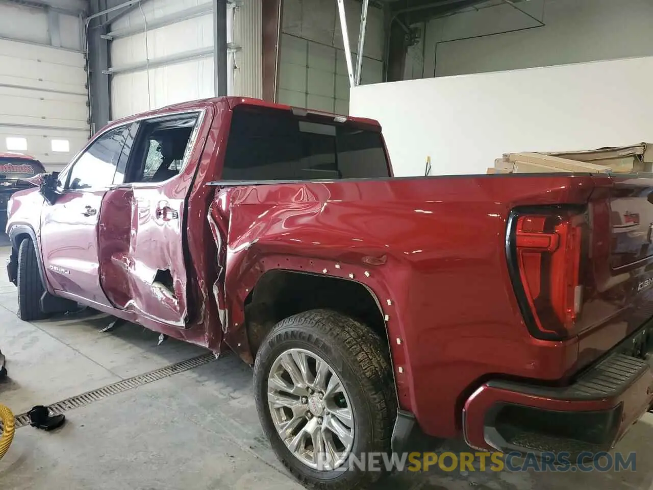 2 Photograph of a damaged car 3GTU9FED0LG148414 GMC SIERRA 2020