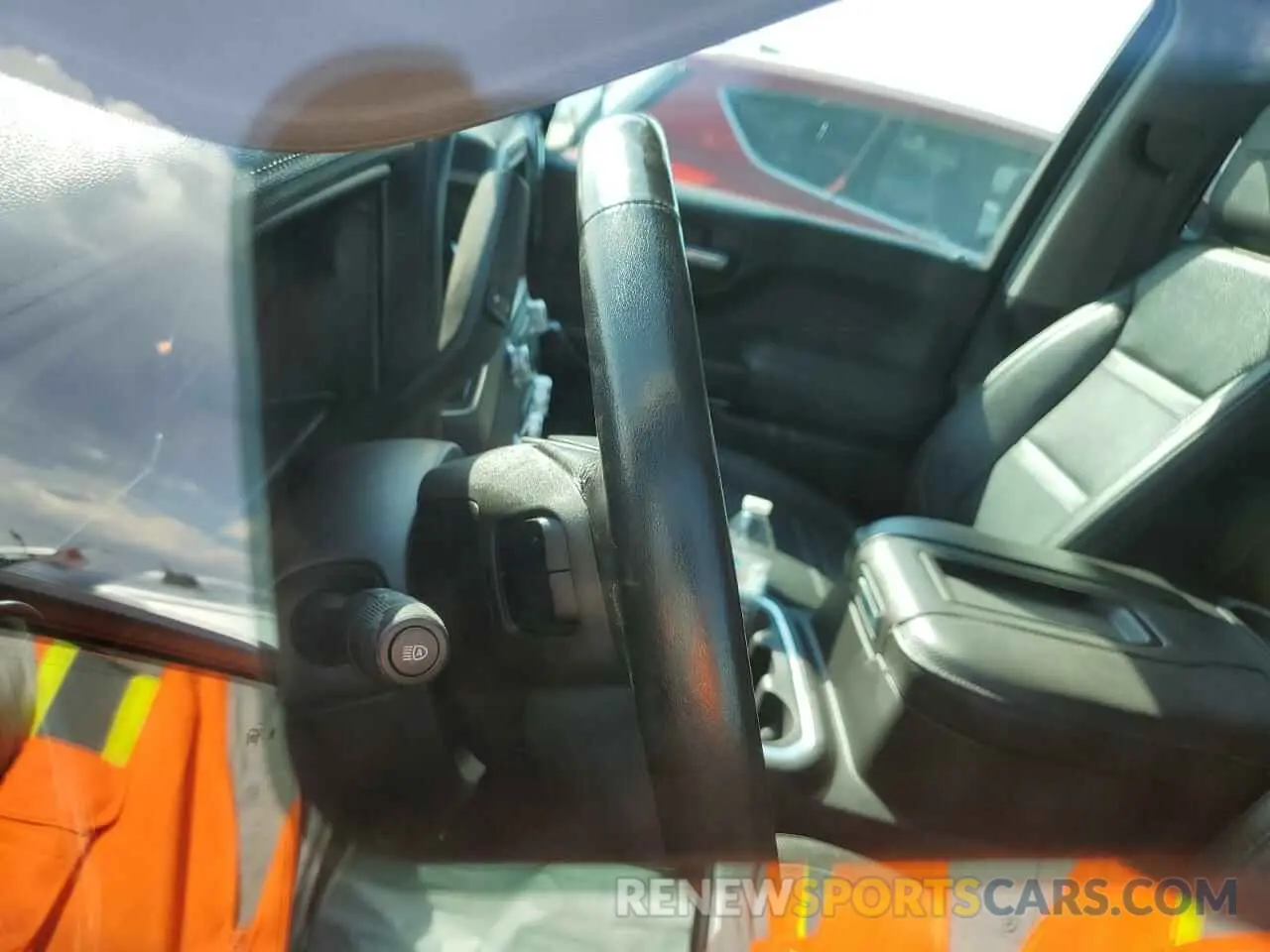 9 Photograph of a damaged car 3GTU9FEL4LG394616 GMC SIERRA 2020