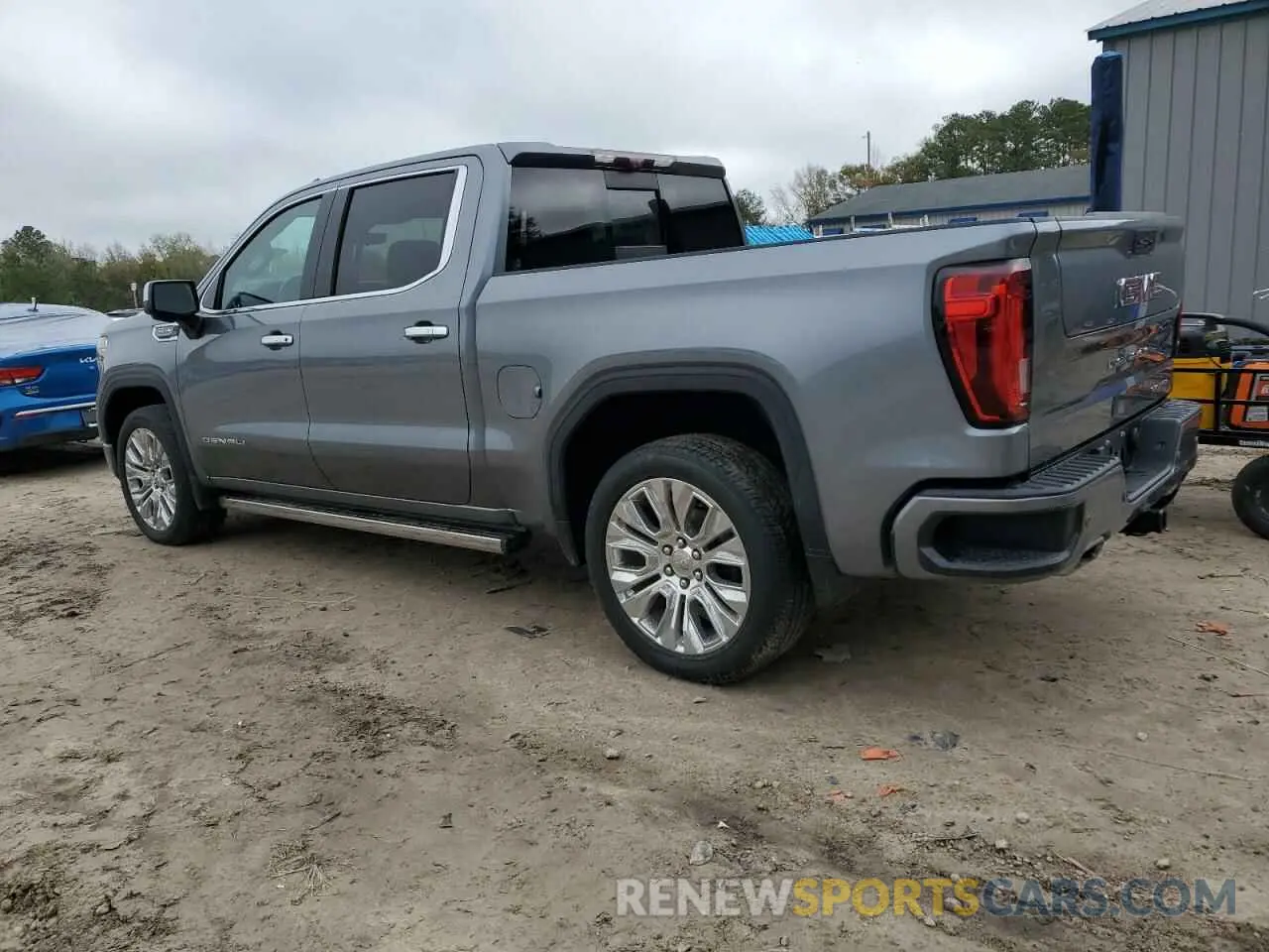 2 Photograph of a damaged car 3GTU9FEL7LG368558 GMC SIERRA 2020