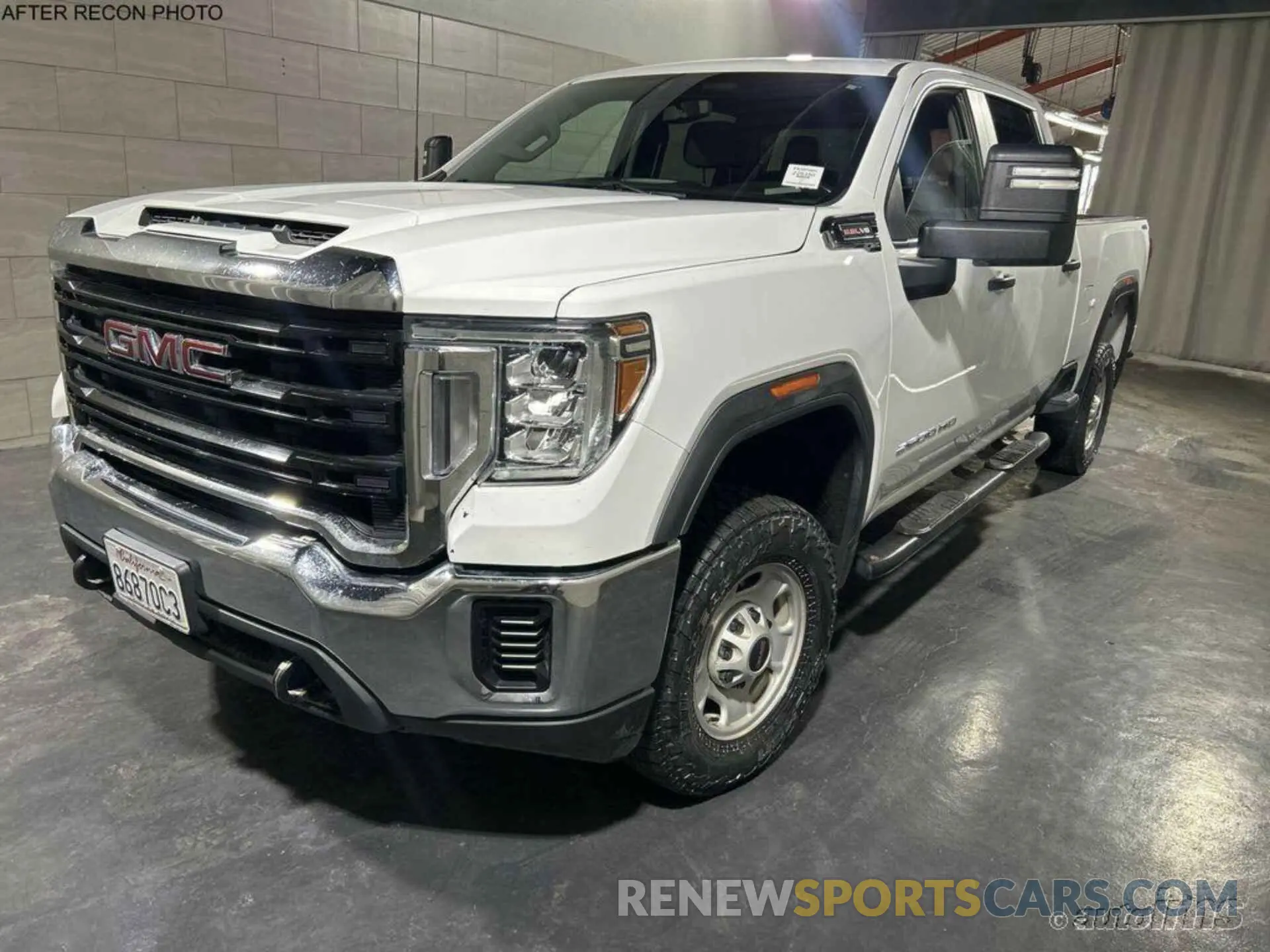 3 Photograph of a damaged car 1GT19LE72MF104798 GMC SIERRA 2021