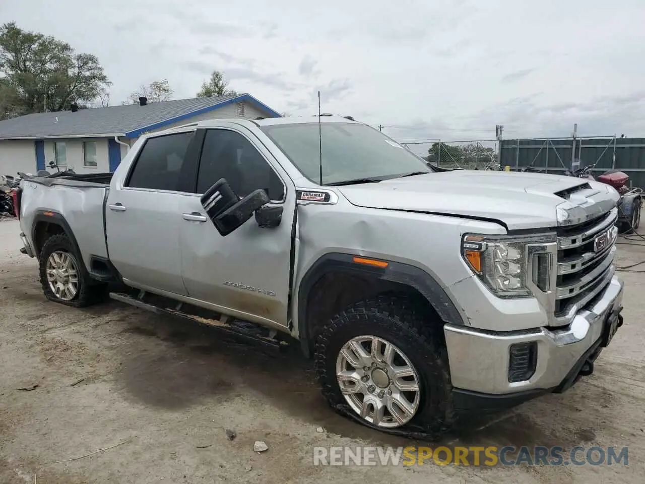 4 Photograph of a damaged car 1GT19MEY5MF101229 GMC SIERRA 2021