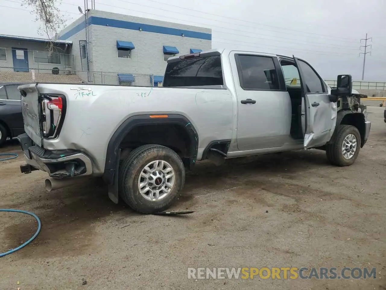 3 Photograph of a damaged car 1GT49LEY2MF204793 GMC SIERRA 2021