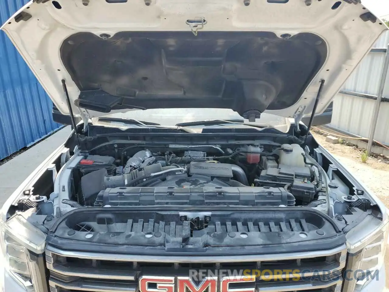 11 Photograph of a damaged car 1GT49PEY2MF318736 GMC SIERRA 2021
