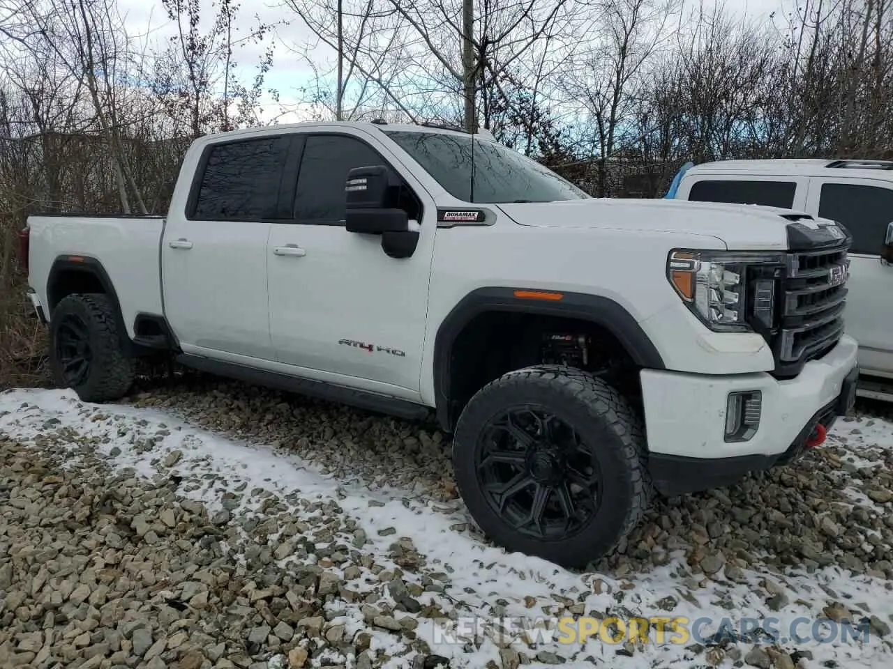 4 Photograph of a damaged car 1GT49PEY5MF142619 GMC SIERRA 2021