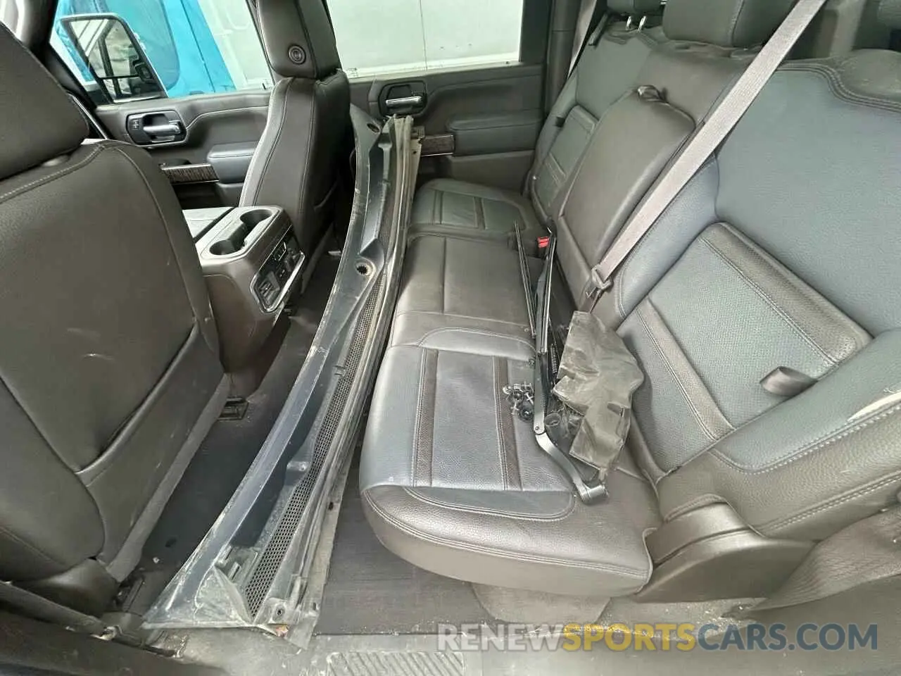 14 Photograph of a damaged car 1GT49REY0MF295873 GMC SIERRA 2021