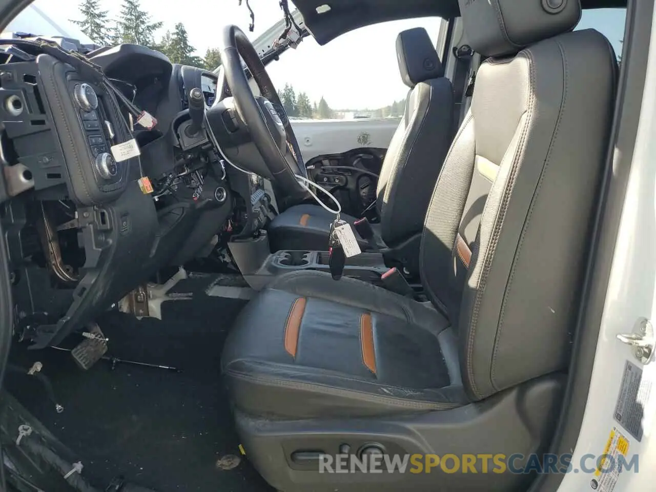 7 Photograph of a damaged car 1GT49VEY9MF263044 GMC SIERRA 2021