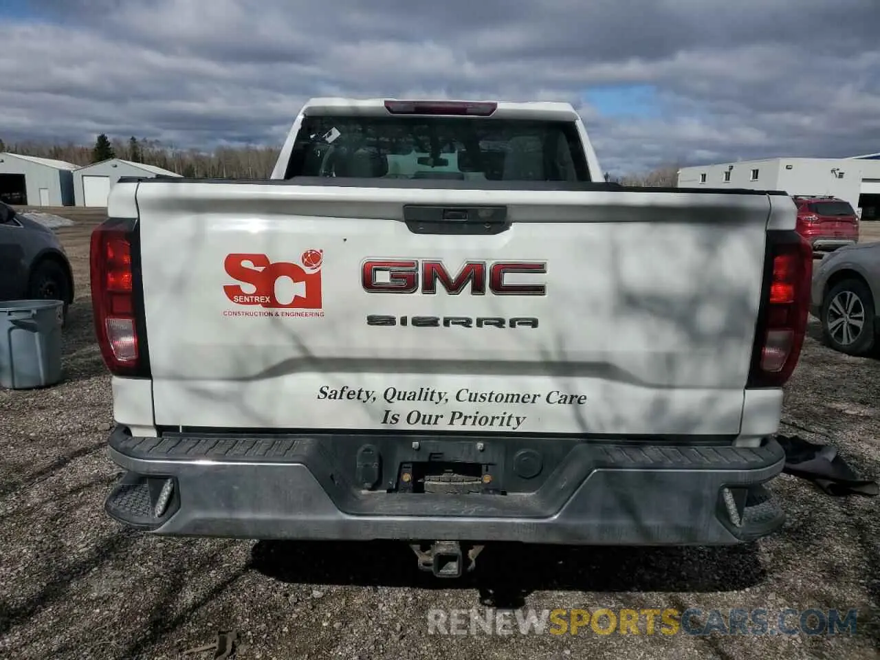6 Photograph of a damaged car 1GTP9AEH0MZ339710 GMC SIERRA 2021