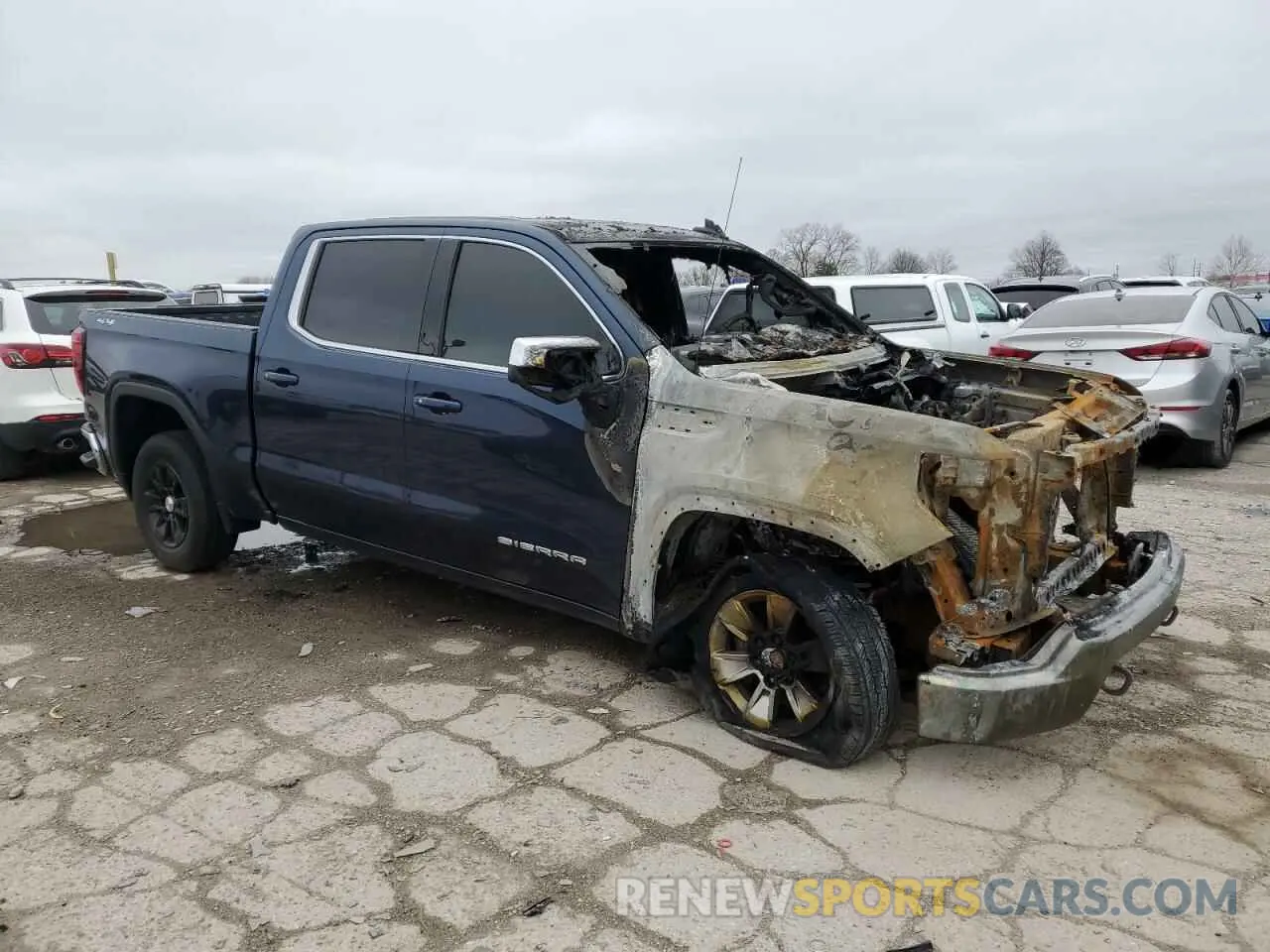 4 Photograph of a damaged car 1GTP9BEK1MZ233865 GMC SIERRA 2021