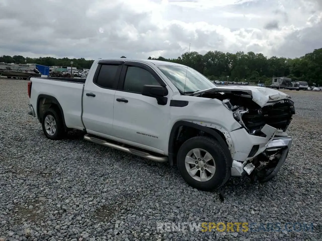 4 Photograph of a damaged car 1GTR8AEF4MZ101322 GMC SIERRA 2021