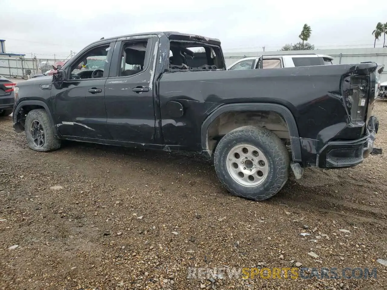 2 Photograph of a damaged car 1GTR8CED9MZ446405 GMC SIERRA 2021
