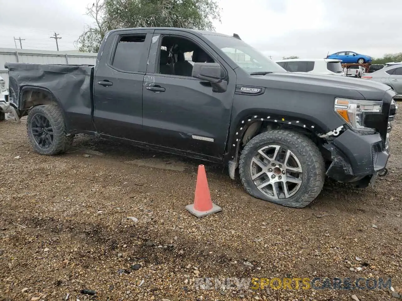 4 Photograph of a damaged car 1GTR8CED9MZ446405 GMC SIERRA 2021