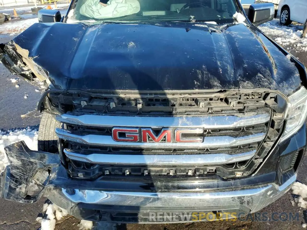 11 Photograph of a damaged car 1GTR9BEK9MZ161600 GMC SIERRA 2021